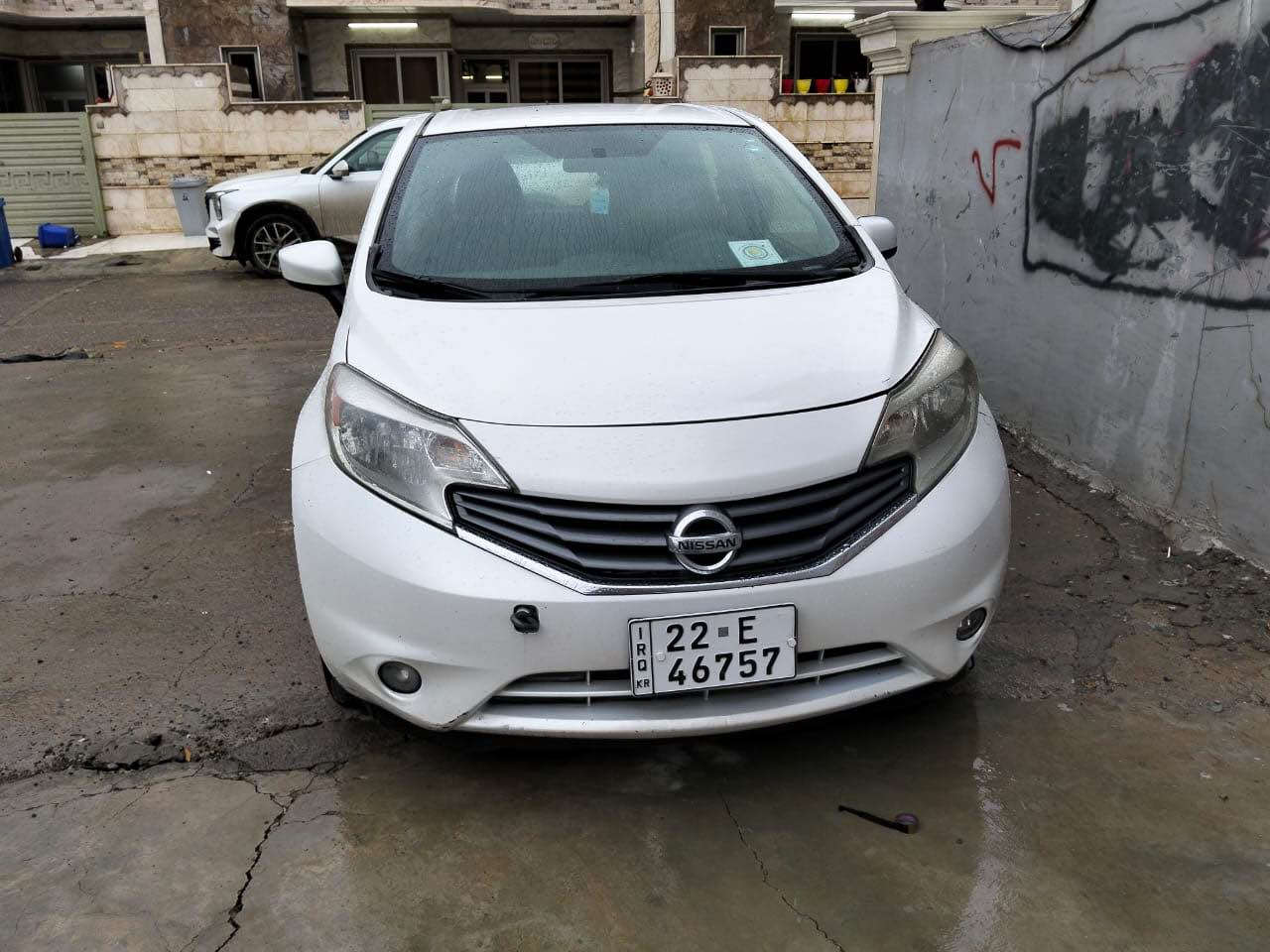 سلام علیکم نيسان  فيرسا نوت  موديل ٢٠١٦ ڕەقەم و سەنەوی و هەزەى نويية .
سەیارةكة ٣ پارچةى  سبوغة بي ژورى بي ايرباگ پيش و پشت كةپس   بەناوکردن و گێڕ مەکینە و تەبرید بەشەرت سعرى ٩٥ وةرةقةو و معاملةكى برايانة. 
0750 491 2688 أربيل, العراق
