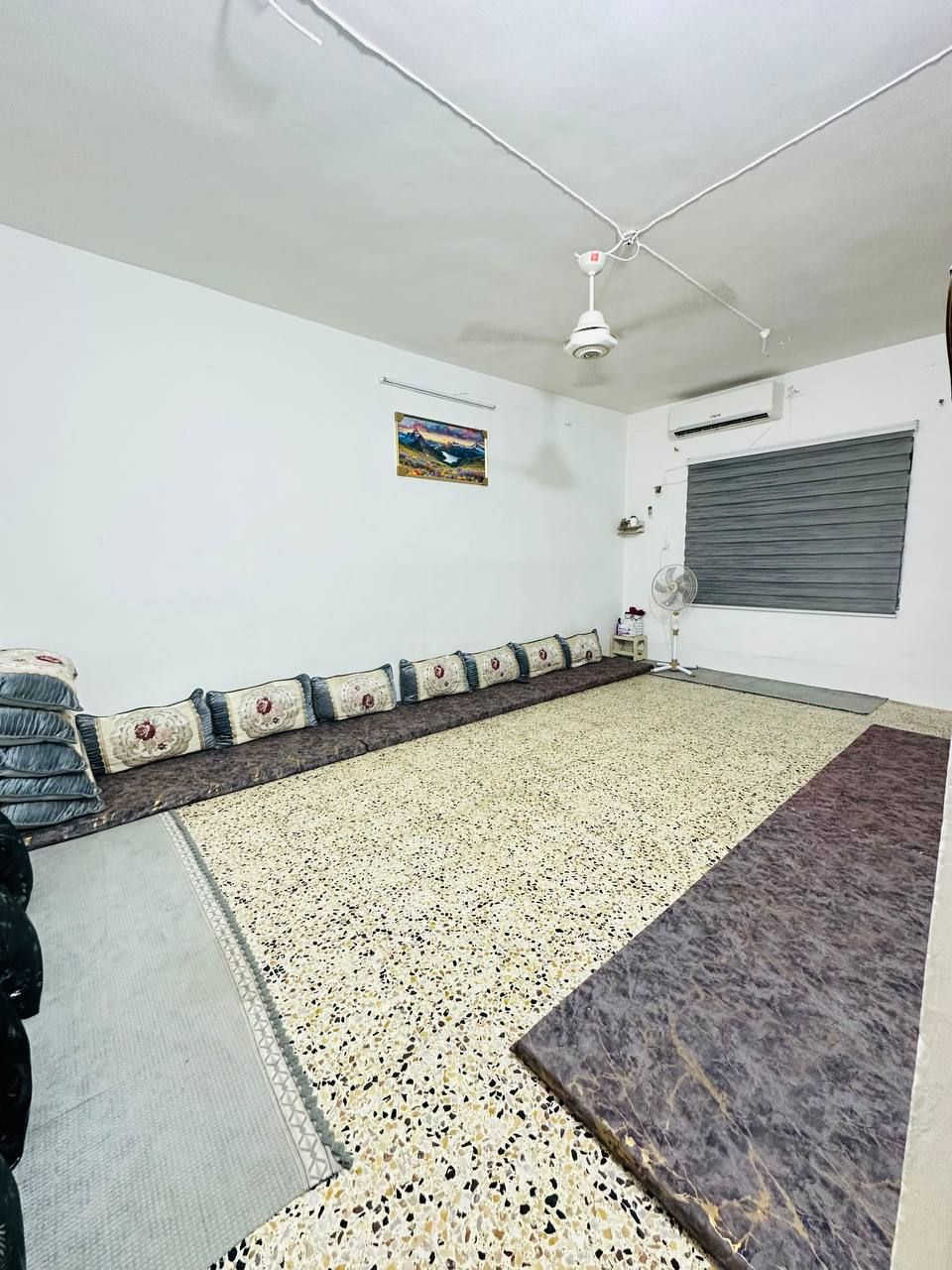 بيت طابقين 🏠 للبيع في حمام العليل/الحاوي/حي الخضراء  سند طابو 
مساحه البيت 200 متر واجها10 متر 
يحتوي البيت على غرفتين 🛌 نوم وهول واستقبال ومطبخ وصحيات وحديقه 
الطابق الثاني غرفتين نوم 🛌 ومطبخ وصحيات والسطح كله كاشي
للاستفسار والشراء راسلونا خاص
او مراسلة الرقم واتساب
***********
