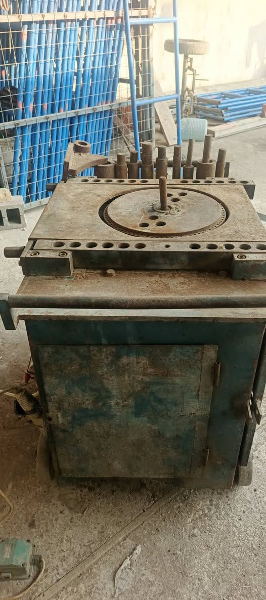 السلام عليكم كمينه تعويج كبيره معه ملحقاتها وشوف العين عنوان خلف المدينه الرياضية قرب مجمع الجوهره***********او ***********
