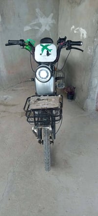 دراجة كهربا • نضيفه حيل • كاملة