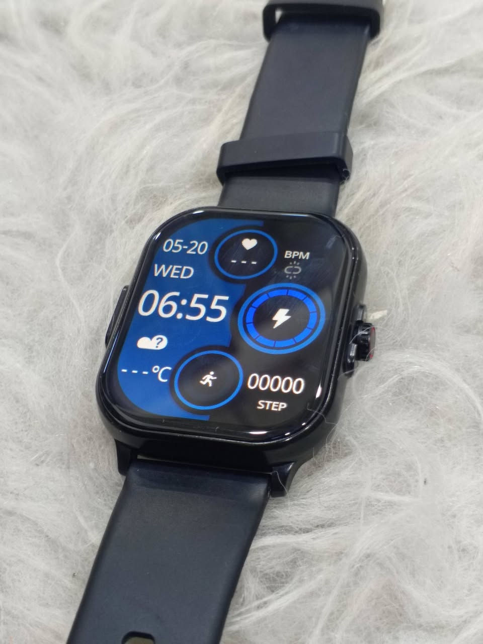 Smart watch
نظيفة مع الكيبل والكرتون 
شاشة دقة عالية 
صوت الاتصال واضح 
بطارية تدوم اسبوع 
تطبيقات الرياضة والصحة
صغيرة بالأيد 
مال امزون ! 
السعر 20 قفل  الايسر حي الشيماء


**إذا كنت صاحب هذا الإعلان وتريد حذفه لأي سبب، رجاءا أرسل رسالة إلى الدعم الفني**