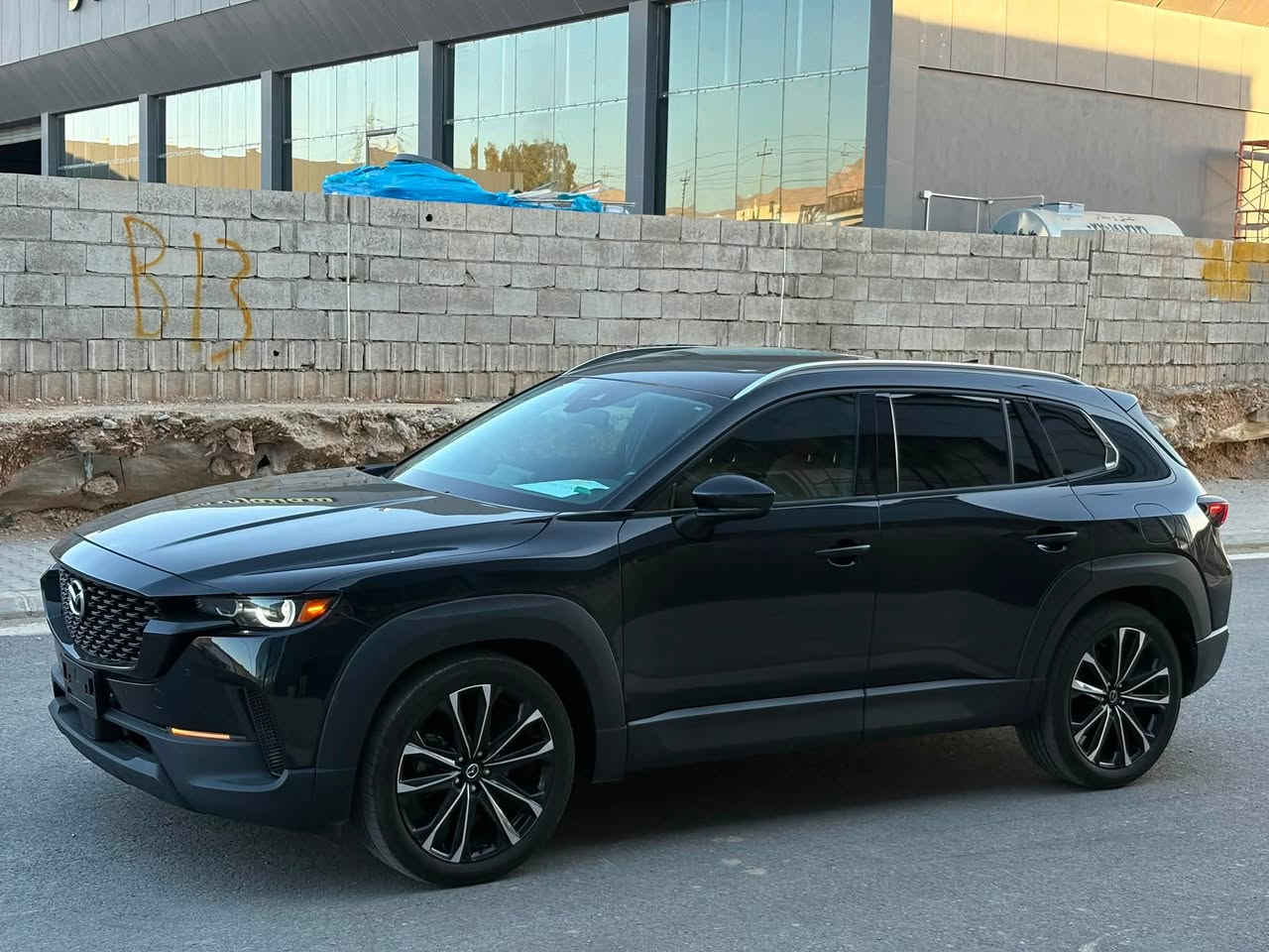 مازدا CX-50 موديل 2024
محرك 2,5 توربو فور ويل 
فول مواصفات PREMMIUM PLUS : 
عداد المسافه 15,000 ميل 

بدون صبغ بدون بارد بدون تبديل قطع
حادثها فقط الدعاميه الاماميه مكسوره
ايرباك فقط برده وحده طاكه و مرجعه بلادي
كير ومحرك وحجر و رادار بشرط 
السياره ماشاءالله كلش حلوه و نظيفه
بدون رقم يترقم شمالي عنوان سليمانيه

سعر : 225 ورقه
واتساب : ***********
