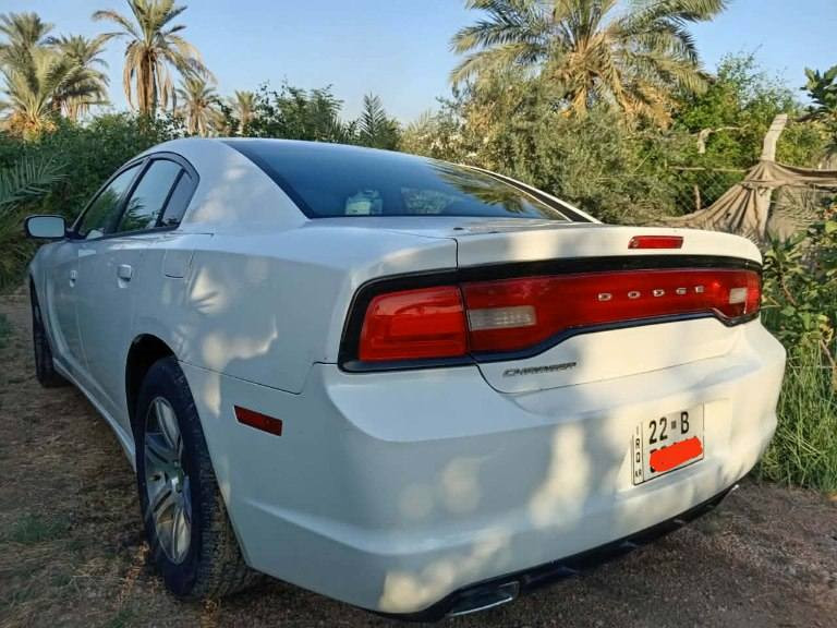 السلام عليكم
السعر ١٣٥ وبيها مجال 

جارجر موديل 2011 رقم اربيل دولي بإسم شخص من السماوة 

حادثها بنيد وجاملغ تبديل والجاملغ الثاني صبغ 

مكينة 3600 گير عصه 

شاشة جبيرة كراسي كهرباء 

مكان السيارة الديوانية قضاء الحمزة الشرقي للاستفسار اكثر التواصل ع الخاص او الاتصال *********** متوفر واتساب
