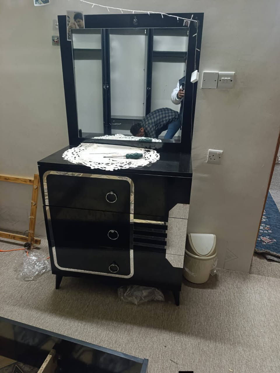 غرفه تركي متكون من خمس قطع ما ابي عيب اللي يحب يتواصل على الواتساب***********
