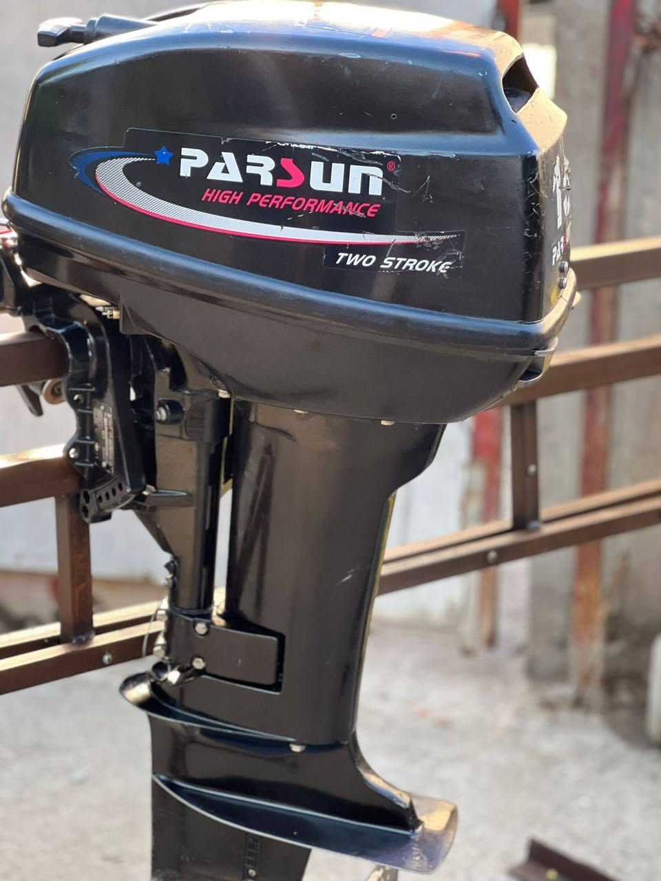 15 بيرسن مفتوح محرك اول مره بولبرن فقط
مكينه نظافتها تسولف 
سعرها 550 مع التوصيل 
***********
***********
