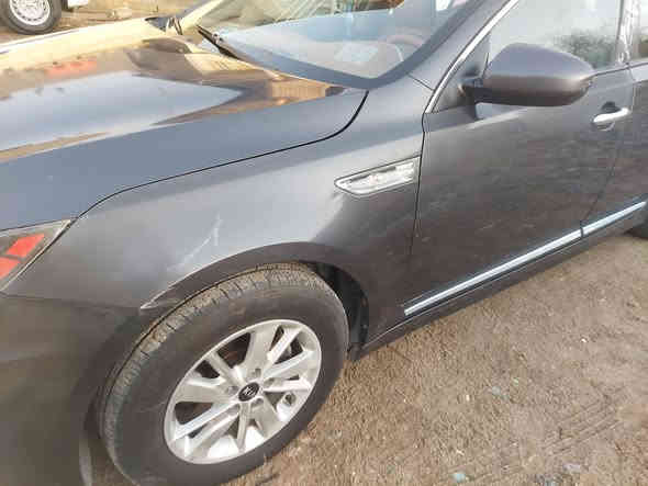 سياره كيا اوبتيما وارد كوري للبيع فقط السياره مكفوله من الضربه توجد طخات بسيطه بجهة الصدر مكينه وكير وحداده وتبريد مكفولات السياره رقم بصره السعر ١٠٥ وبيهه مجال  للتواصل هذا رقمي ***********
