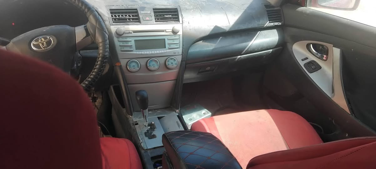 سلام عليكم كامري 2007رقم قادسيه خليجي كير ومحرك مكفولات صبغ حزام جماعيه  سعر 80رقم الهاتف ***********
