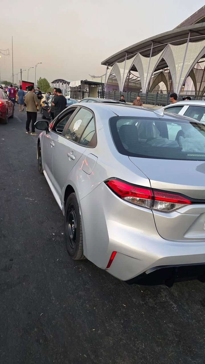 السلام عليكم لبيع تويوتا كورلا 2024 دخول جديد رقم بغداد بسمي الجديد تحويل ثاني يوم وارد أمريكي لون سلفر ماشية علية مشي امريكا سيارة جديدة كلش احلى من صور حادث جدا خفيف حادثة فقط تصليح في جاملغ الخلفي بجم كبس بدون ايرباك تبريد بلدي صور الحادث موضح بصور السعر مناسب الاتصال علية الرقم ***********
