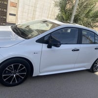 البيع كورلا هايبرد موديل 2025  ماشيه 38  رقم بغداد   مكفوله من الصبغ ع...