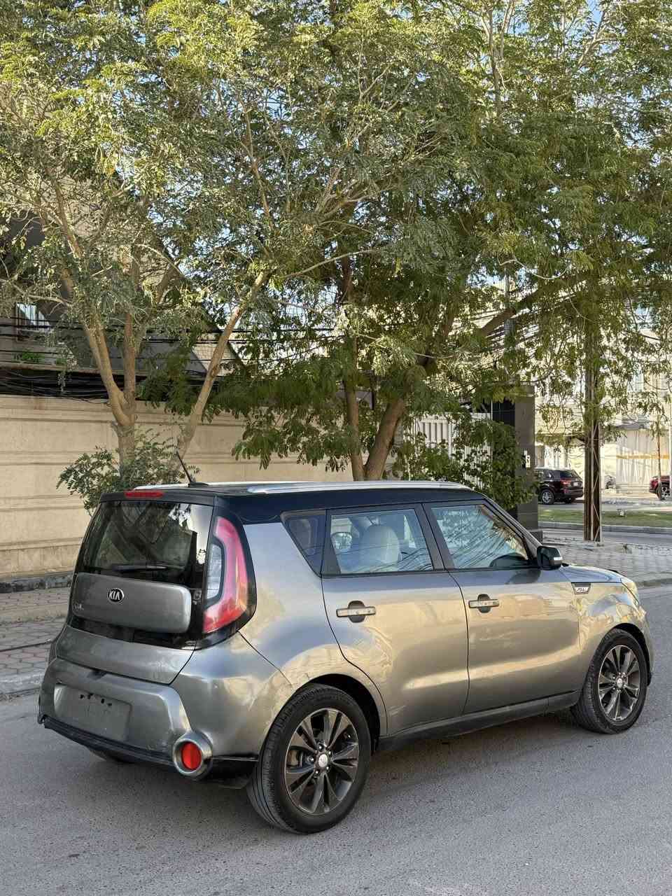 كيا صول 2014
محرك 2000 وارد امريكي فول عدا الفتحه والبصمه داخل جلد ابيض تحكم ستيرن جهتين داخل صاج جام كهرباء لايت زنون ويل كب ١٨ صبغ خمس قطع سعر ب88 وبيه مجال مكاني كربلاء رقمي للستفسار ‭٠٧٨٨ ٩٧٢ ٩٩١٧
