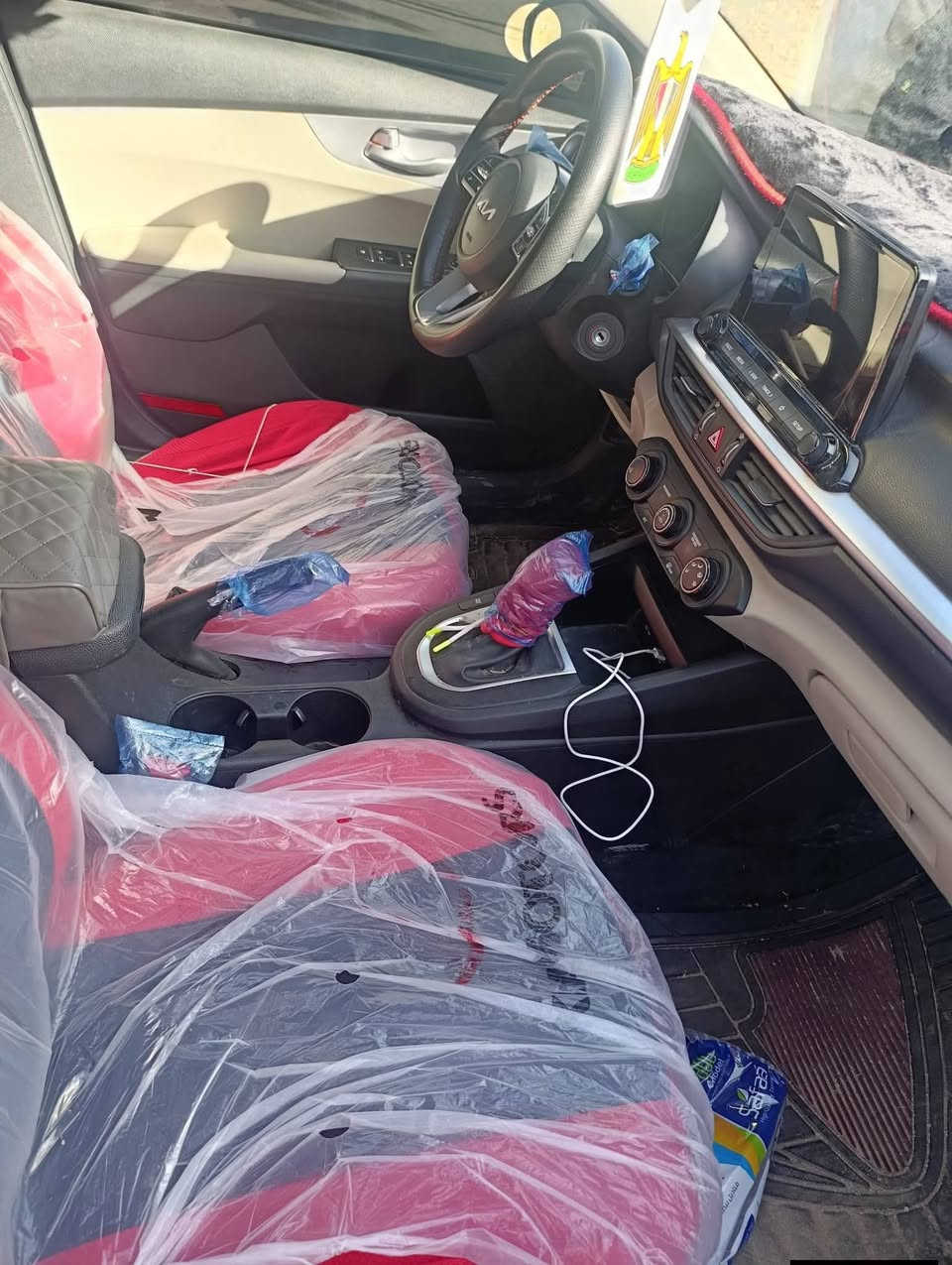 للبيع كيه فورتي مديل 23 مامرقمه ماشيه 20 الف السياره جديده بمعنئ الكلمه داخل لون بيجي حادث مالتها جاملق مسروق ومرجعينه 
للاستفسار ع رقم ***********
