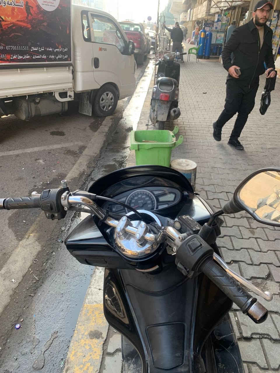 مكلف بالنشر وهذا رقم صاحب الدراجه الخاص مغلق
الشراي يتصل  ***********
للبيع بي سي اكس محرك 125 جيل اول ياباني لون اسود ماشيه 37 حساس ازدحام ستاند كهرباء دراجه نظيفه صارلها شهر من نازله 
السعر 14 ورقه
