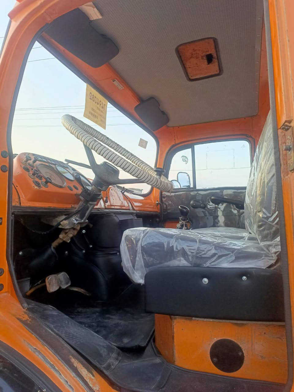 أقچم للبيع موديل 1982 للاستفسار على الرقم ***********
