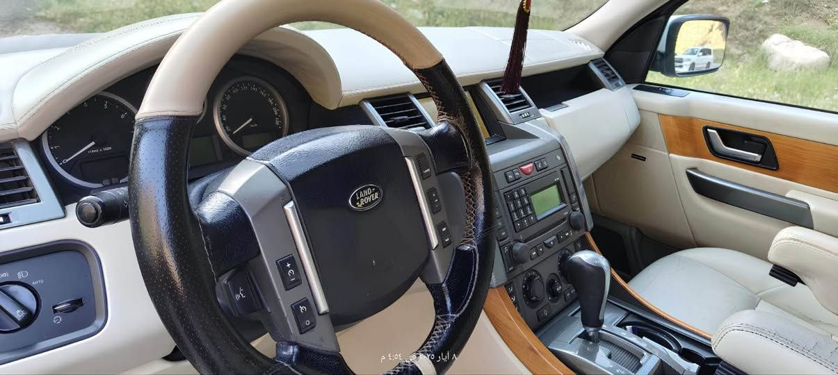 2008شکل ۱۳ 
 کێرو مکینە بەشەرت 
بێ سوپر
دەبل اکسل
دەبلەکانی چوپن 
سلایت
 تبرید
 ئاوێنە کارەبایی
 تایەو ویلی نوێ
پاکانەی سۆرانی بۆ کراوە 
سحر ٨۰کەمێک مجال

*********** سوران, أربيل
