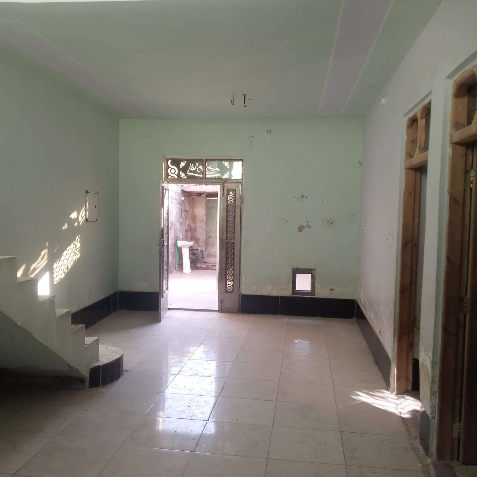 🔷تسلسل: 1137
دار للبيع في الفلوجة 
حي الجولان الثانية  قرب فلكية السكنية
طابو زراعي تحويل
المساحة: ١٥٠ م
الوجه: ٨م
بناء بلوك
يحتوي على
غرفتين نوم وصالة واستقبال ومطبخ وحمام وصحيات

🟢السعر ٤٢ مليون مع المجال 

⚠️ مكتب دجلة الهندسي للعقار حي الجولان قرب صناعة الجولان للسيارات مجاور سوبر ماركت الهلال
للاستفسار الاتصال
‏‭ *********** 
***********
