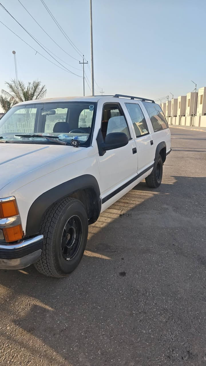 السلام عليكم 
شوفرليت بهبهان 
موديل 1991
مكينه 5300 كير 700 
حداديه 70 بال 100
سعره 47 وبيه مجال 
رقم نجف بأسمي 
***********
