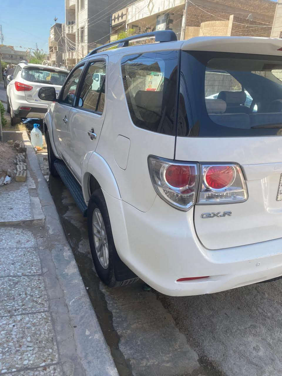 السلام عليكم 
سيارة تيوتا فورجنر للبيع فقط موديل ٢٠١٤ خليجي أبيض
محرك أربعة سلندر ٢٧٠٠
٧ راكب ٣ قطع تبريد ثلج 
مري شفط حساسات خلفية
شاشة ايباد كامرة تحكم ستيرن 
ماشية ١٤٥ ألف قابل للزيادة 
كير محرك ممتاز 
بنزين موديل CXR
حدادية صدر امامي صدر خلفي ممتاز 
تخم تاير ٤ جديد 
جرس شغال فوك ال ١٢٠ 
مابيها اي نقص سيارة جديدة مال جناي 
السنوية لغاية ٢٠٣١ ماتحتاج هزة
لاضربة ولا صبغ ولا تبديل 
رقمها بغداد الدولي الجديد 
السيارة باسمي ثاني يوم احولك  
مكاني بغداد السيدية 
رجاء وليس امر اخواني الي مايشتري لايكسر بمال العالم 
السعر ٢١٠ $
الاتصال على الرقم
***********
***********
