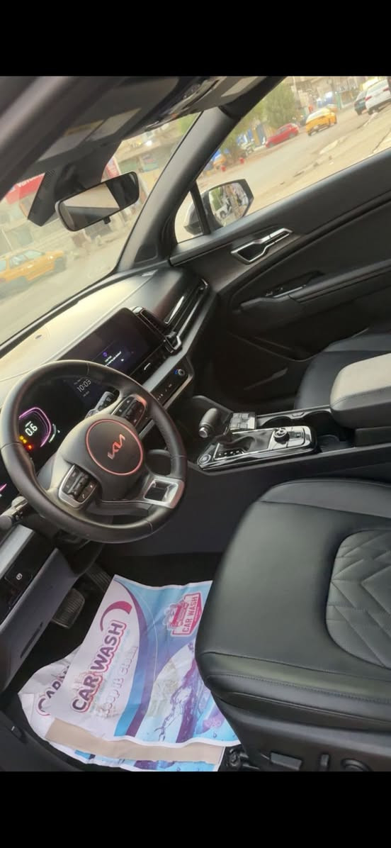 السلام عليكم
سبورتج 2024 
وارد امريكي حادثها جاملغ الايمن صبغ وبابين مبدلات مثل لون يعني قطعه وحده صبغ 
تحديد مسار
سياقة ذاتية 
فتحة سقف بانوراما
كشنات جلد تدفئة
جنطة كهرباء
وبعد بيها مواصفات 
السعر ٢٠٥ وبيها مجال ترهم مراوس بشي اقل محتاج فرق 
مكان بغداد البلديات 
الرقم ***********
