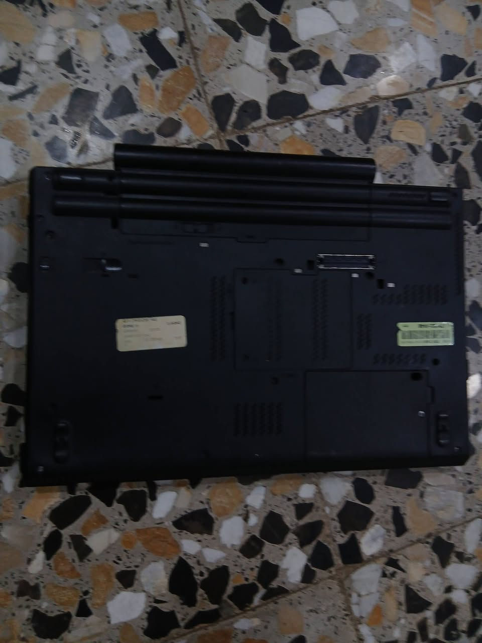 السلام عليكم لابتوب لينوفو ثينك باد 530 مفيد للطالب خاصة للمقبلين للسادس اعدادي للثالث متوسط او حتى للكلية الابتوب يجي هو وشاحنة يجي بمعالج كور اي 5 جيل ثالث فئة M وي رام 8Gb Ddr3 ومساحة تخزين 128Gb Ssd الابتوب نضيف بالكامل وشرط الفحص ويجي ويا سماعة P9 تايبسي بلوتوث هدية مع كل قطعة لابتوب تاخذهة وكيب الشحن يجي ويا ويجي باربع منافذ يو اس بي ومنفذ vga لربط بشاشة خارجية ومنفذ ميني يو اس بي ومنفذ Ñan لربط بالانترنيت مباشر وع مخرج قرص  ومدخل لسماعات ومدخل لل sd card وتوصيل مجاني لكل انحاء العراق يوصلك الباب بيتك يجي بسعر 150 الف والتوصيل مجاني وبي مجال للشراي قطع نضيفة وباقيات بس 3 قطع للتواصل ***********
***********
موقعي بغداد المعامل بستان سامي مقابل معجنات مناقيش مطعم الحجي سابقا
