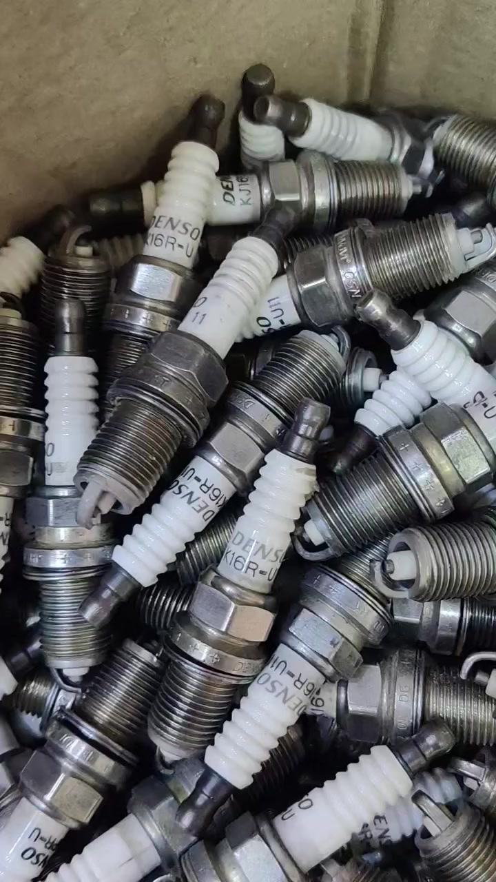 بلكات حاويه دنسو ياباني سعر التخم 5الف يوجد توصيل جميع محافضات العراق رقم واتساب ***********
