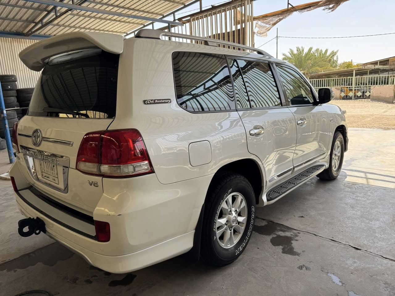 السلام عليكم 
تويوتا لاندكروز 2010  فول مواصفات 
مكفوله كفالة عامه بدون صبغ حتى الدعاميات  فقط مكانين بارد صغار 
ماشيه 192 الف حقيقي 
السعر 315 وبيها مجال بسيط  
مكان السيارة الديوانيه 
للأستفسار : ‭0782 155 3705‬
