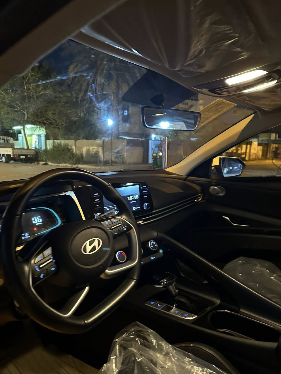 سلام عليكم النتره 2024 تجمع ماشيه 35 سياره جديده بيها بس طعجه ب التكمه من جوه كلش بصيطه وما مبينه الباقي كله مكفول من شخص ورصعات سياره بسمي شرط تحويل سعر 140 وبيها مجال *********** مكاني بغداد
