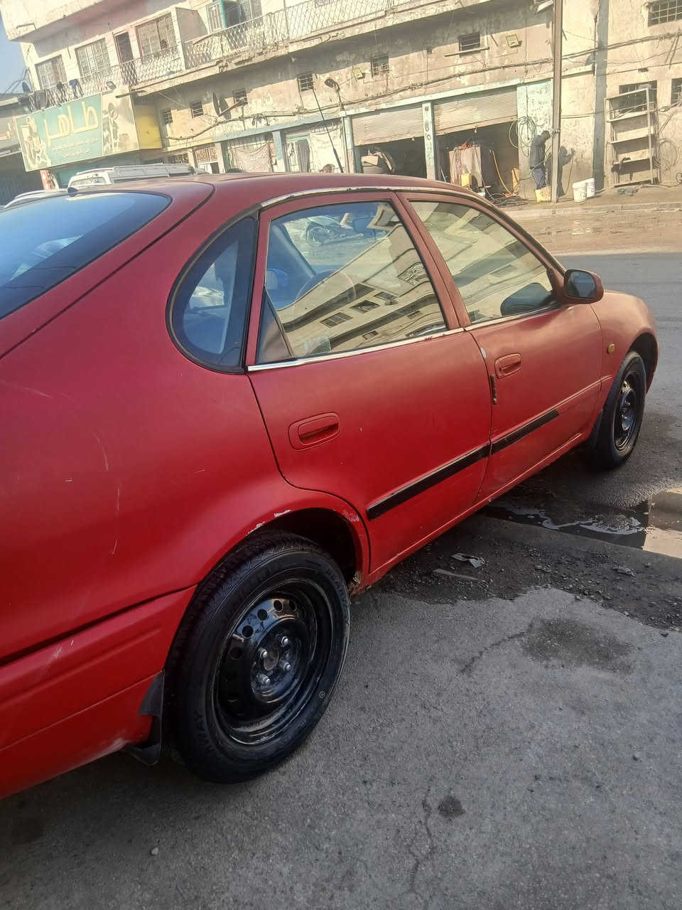 من رخصه الادمن
السلام عليكم ..كورلا م 1999 ام عيون يسرى بلاد للبيع
سياره بااسمي تحويل ثاني يوم سنويه جديده 
مكينه وكير وتبريد كلهه جاهزه وتمام 
حداديه كلش تمام باتري جديد. تخم تاير ويل جديد 
كهربائياتهه كلهه شغاله بلاد بدون جطلات عليهه ادامه منضومه بانزين جديده فيت بم نوزل بلك كله جديد عوزه نقوصات يده سكن ودركه ستيرن 
السعر ٥٢ وبيه مجال العنوان بغداد للاستفسار ***********
