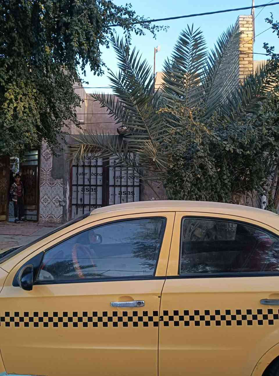 افيو موديل 2010رقم نجف باسمي السياره كفاله ماعدا البنيد والدوس بيهن صبغ لاغير الحداديه 100بال100جديد تخم تاير غرفه جديده السيارة جديده ومرتبه مال جناي سنويه إلى 2028باسمي العنوان الديوانية غماس ***********و*********** السعر 48بيه مجال
