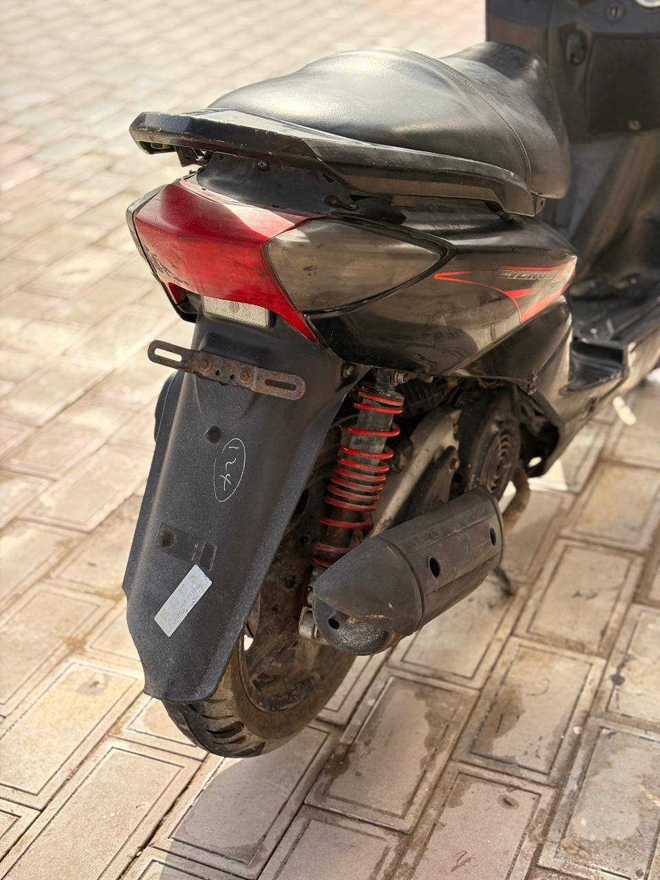 السلام عليكم 🫡
مرخصت أدمن اكروب البيع دراجات نارية 🏍️ 
عندي سكنس 
للبيع 
ألون اسود 
سرعة 140
مجفته مرا وحده  وشرط بلادي  لايت زنون ابلادي 
بيه اكلج خلفي رياضي 
وبيه اكلج امامي رياضي 
العنواني كربلاء شارع مطبعة قرب شارع الحداد 
السعر دراجه 425وما تحصل بي هيج سعر سكنس   رجاءً  مو شاري لا بس يعامل 
 وتعب اتصل عل هاذه رقم 
***********
