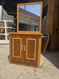 ميز تواليت فصال جديد عرض خاص السعر 60 الف بابين قفل مع توصيل 075173311...