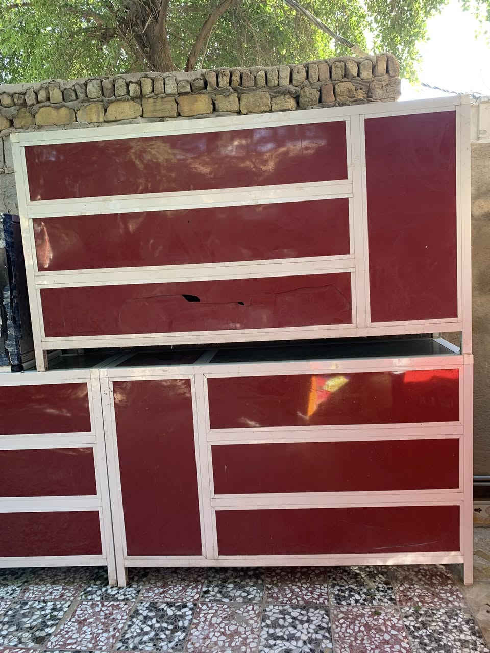 فاترينات ورفوف مستعمل للبيع العنوان قلعه سكر حي العسكري الاتصال او المراسله خاص ***********
