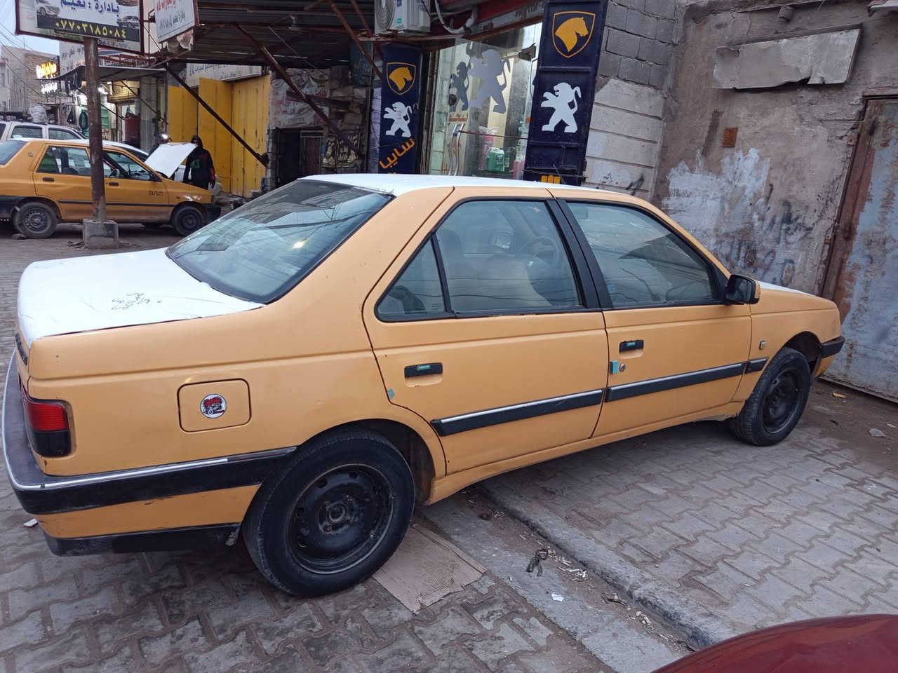 السلام عليكم بيجو 405 موديل 2010 قير مكينه حداديه كله كفاله رقم بغداد مشروع وطني تحويل ثاني يوم هيئه مصفره سنوياتها لل 27 السعر 30وبيه مجال الاتصال ***********
