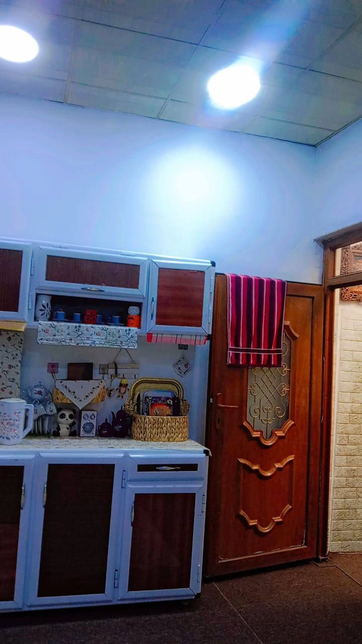 دار للبيع 

دار للبيع فول نظافة
المساحة: 100 متر 
تفاصيل البيت:
• الطابق الأرضي مشيّد وجاهز للسكن

• الطابق الثاني بعد ما مسقوف (بلوت) وقابل للبناء حسب الرغبة
• غرفة نوم
• استقبال
• مطبخ
• صحيات
البيت نظيف وجاهز للسكن
الموقع كلش مميز: كاركوك – حي الأسرة والمفقودين – دور زياد للمقولات السكنيه  قرب صيدلية تولين
السعر: 53 مليون دينار
يوجد مجال

***********

***********
