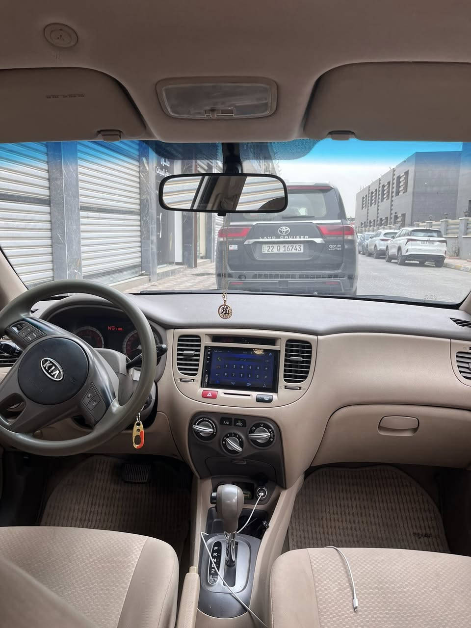 السلام عليكم
كيا ريو 2012 خليجي محرك 1400 ماشيه127 الف 
بيها صبغ جاملغ خلفي جهة السايق والدعامية الخلفية فقط الباقي مكفول 
مكانها بغداد -حي الجهاد 
رقم ***********
اتصال فقط
