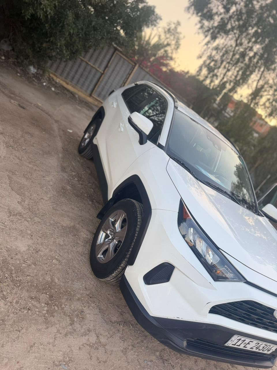 سلام عليكم ورحمة الله وبركاته
للبيع _تويوتا راف 4 هايبرد 
موديل _2022 _ موصفات نص فول رادار بل مري تحكم ستيرن  رقم بغداد تحويل ثاني ليوم حادث سيارة  جاملغ جهةٍ اليسرا مال سايق تبديل تصليح بنيت بدون صبغ فقط جاملغ صبغ 
عددٍ مسافة _(90) الف MI 
سعر 195 بيها مجال 
الأستفسار ***********
