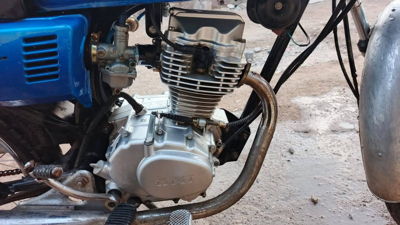 سلام عليكم دراجة ايراني للبيع رقم وسنويه شرط التحويل موديل 23 مكينه نضيفه مامفتوحه دراجة شغاله من الطول لطول سعره 1750000 مليون وسبعميه وخمسين وبيهه مجال مكاني لبصره لكزيزه ***********
