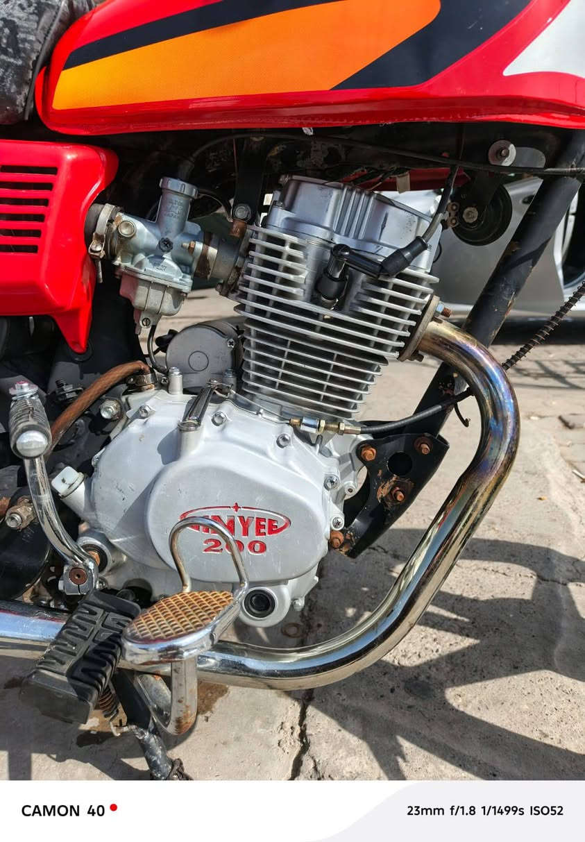 السلام عليكم دراجه جني ايراني 5كير
محرك ما مفتو لا صرف ولا نضوح محرك ناعم سلولي يشتغل كهربأيات كلا جديد باتري جديد تانيكي وصفاحيات جديد انسا شي خياس وبانزين وصخ ماطور مابي عيب فقط بتشغيل سلف يأخر هندر نكره يشتغل والباقي متوضح بلفيديو شراي يخابرني *********** سعر 375بي مجال قليل ماطور مال جناي ولحد يكسر بسعر ما عجبك سعر اعبر المنشور والسلام عليكم
