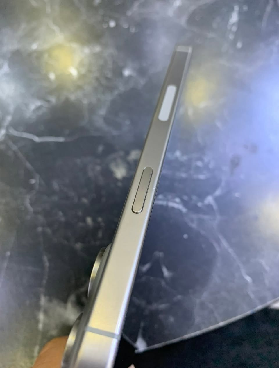سلام عليكم ايفون 15pro max 
بطاريه 87
ذاكره 256 
                                                     eism شريحه الكتروني 
نضيف ما بدل بي اي شي كله بلادي
سعر 950 الف وبي مجال بسيط 
مكاني كركوك تواصل خاص


**إذا كنت صاحب هذا الإعلان وتريد حذفه لأي سبب، رجاءا أرسل رسالة إلى الدعم الفني**