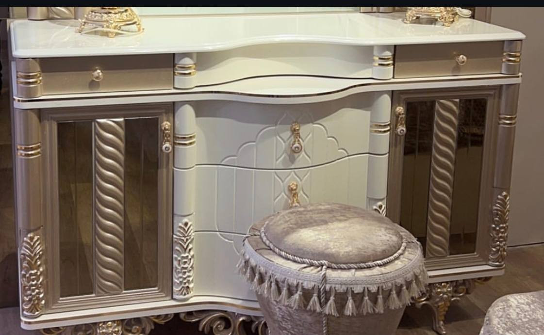 غرفة نوم ايطالي للبيع 
المكان النجف المناذره  ستة قطع 
***********
