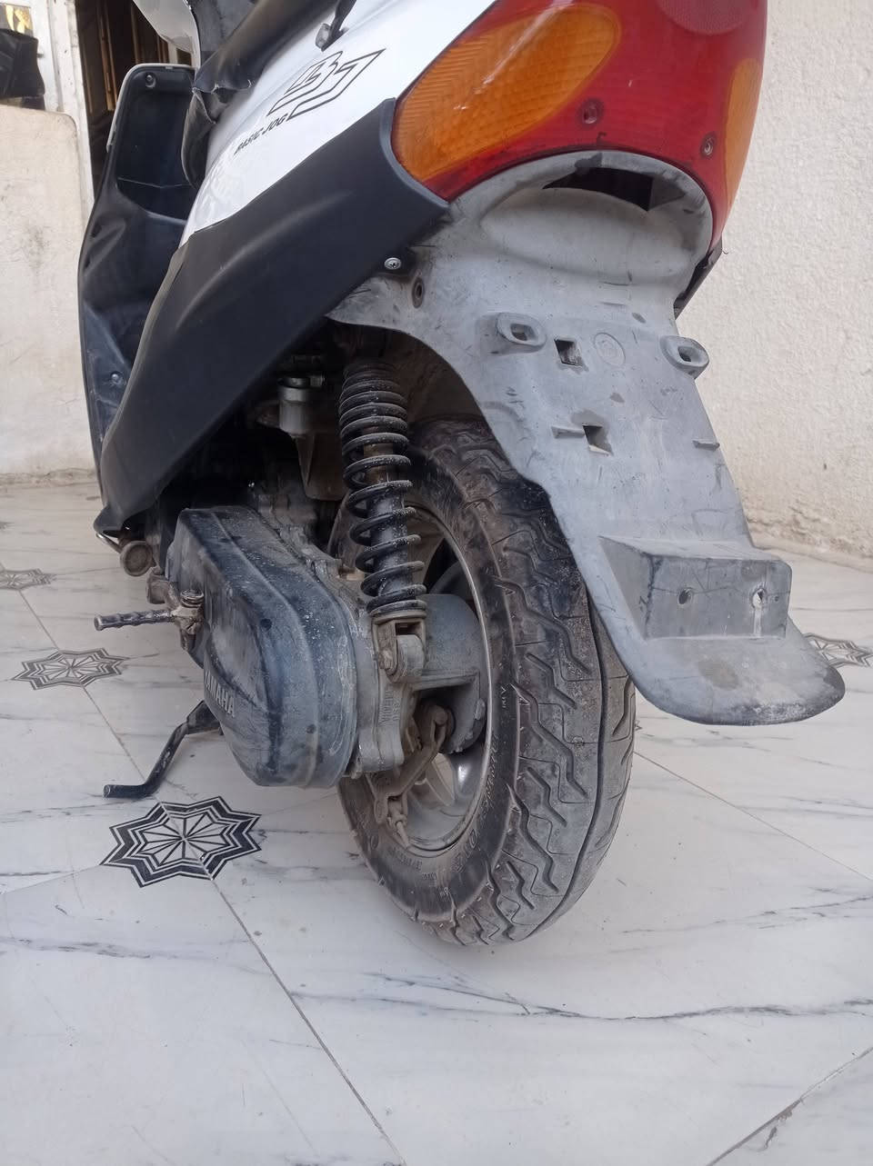 ياماهة تسع زروف نضيفة للبيع السعر (550) الف وبيهة مجال قليل حك الجية الدراجة نضيفة وتشتغل نكرة عوزهة بس باتري
***********
