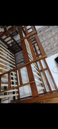 سرير طابقين • للبيع • مفروشات