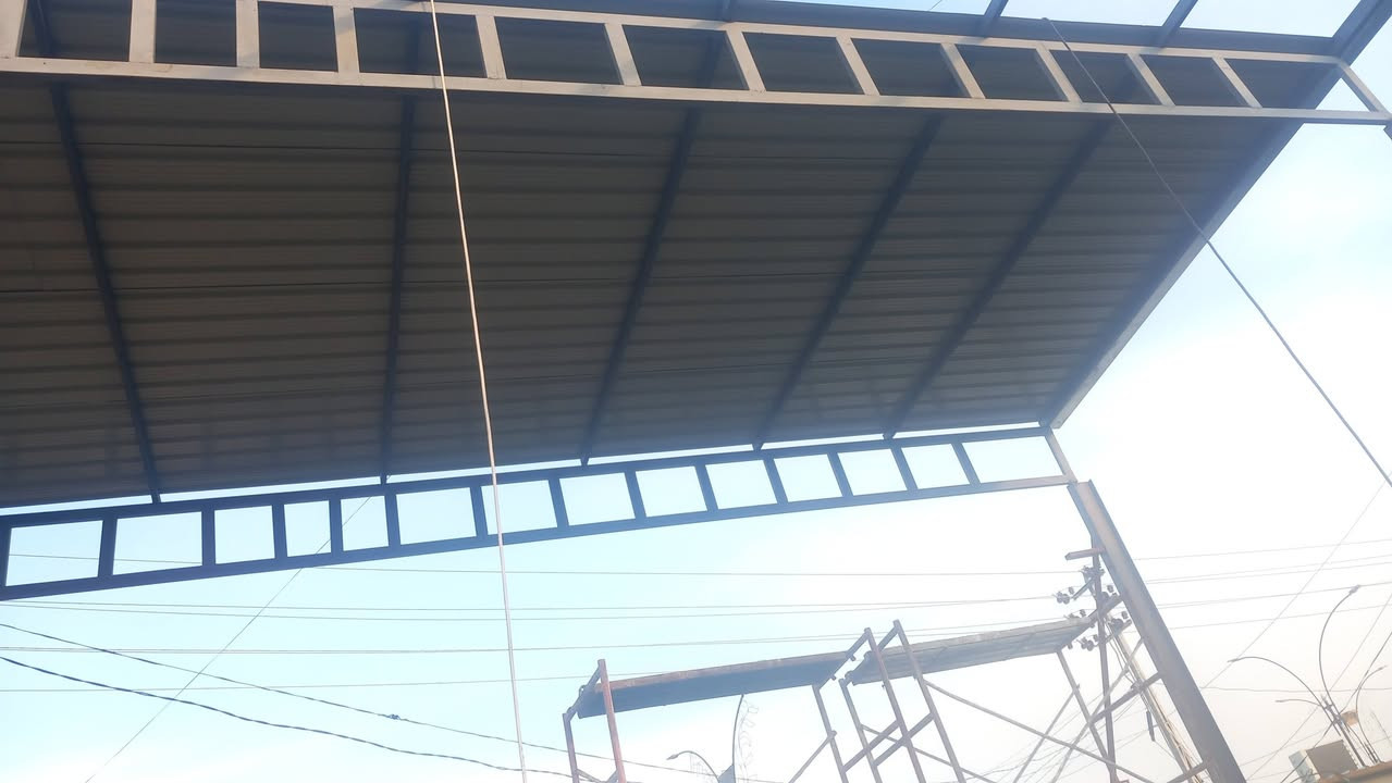 سلام عليكم حداد حداده عامه لعمل السقائف الكيسبان وغيرها والكرفانات والمحجر مكاني نجف. خاص مفتوح رقم ***********
