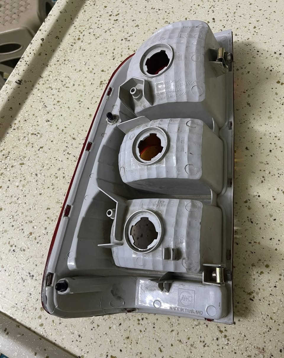 السلام عليكم
بك لايت ايمن  اصلي ما بي اي ضرر قيم واخذ


**إذا كنت صاحب هذا الإعلان وتريد حذفه لأي سبب، رجاءا أرسل رسالة إلى الدعم الفني**