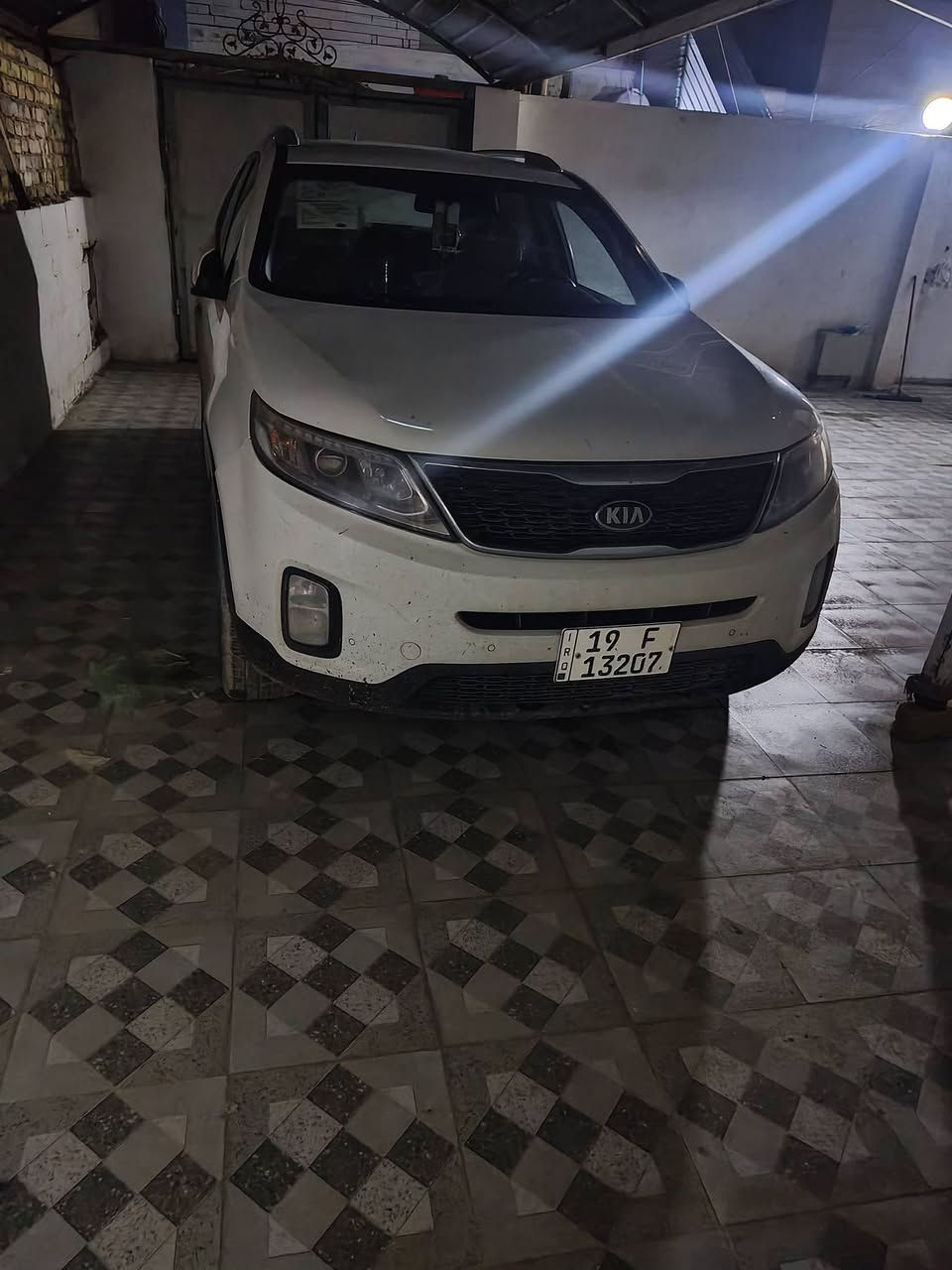 السلام عليكم كيا سورنتو موديل ١٤كفالة عامه رقم كربلاء انكليزي سياره خليجي جديده معه الكلمه مكان ديوانيه بيع او مراوس ***********
