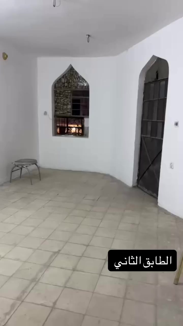 السلام عليكم دار للإيجار المساحه 75 متر 
الطابق الاول غرفه ومطبخ وحمام 
الطابق الثاني غرفتين
الطابق الثالث غرفه وبداخلها تواليت 
العنوان الشعب العقاري قرب اعدادية بلقيس 
للاستفسار الاتصال على الارقام التالية :

‭0773 656 5769‬
‭0773 498 9385‬
