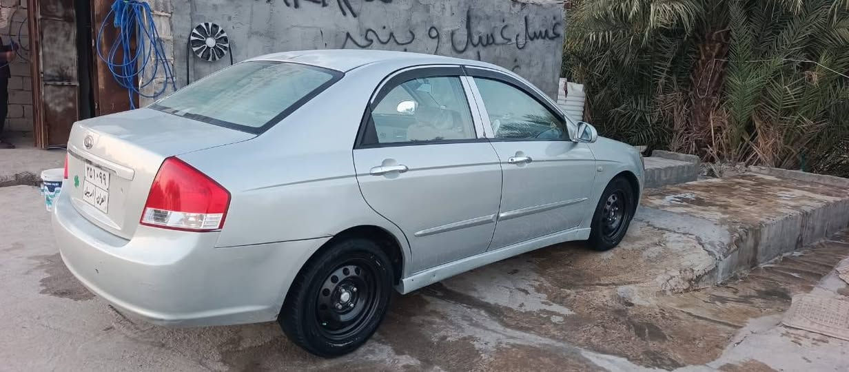 السلام عليكم سيراتو موديل 2007 رقم اربيل تريد تحويل تريد وكله صبغ حزام اثر جراد بدون ضربه. اتصل وبيك خير ودلل مكلف بل نشر.   ***********.     68 وبيه مجال بسيط
