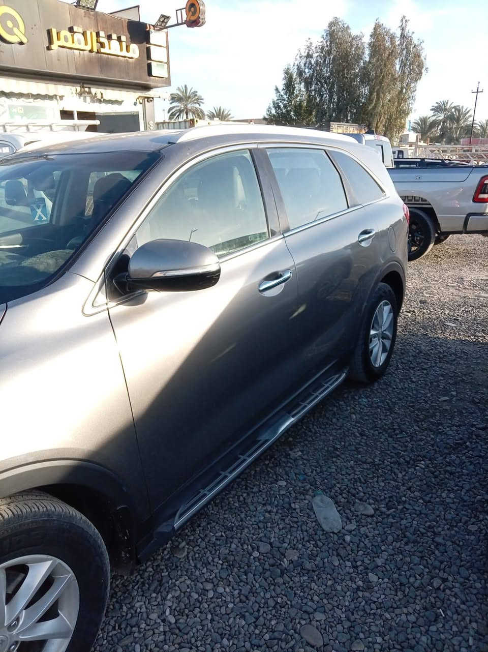 السلام عليكم سورنتو2016رقم بغداد بسمي تحويل ثاني يوم السياره مابيها ضربه بس صبغ اقل الاحزام 2400مكينه سبعه راكب قطعتين تبريد السعر من الاخير 150مكانها بغداد الراشديه ***********
