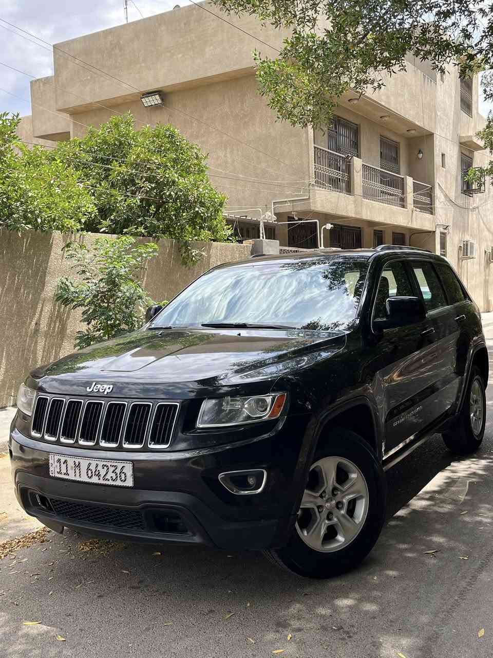 سلام عليكم 

بيع او مراوس 

جيب لاريدو موديل 2014  رقم بغداد باسمي 

بدون صبغ بيها تبديل نفس اللون 

ادامه كامله عليها 

صدر امامي خلفي جديد 

تخم تاير جديد

بغداد السيديه حي الشباب *********** 

165$ وبيها مجال بسيط

