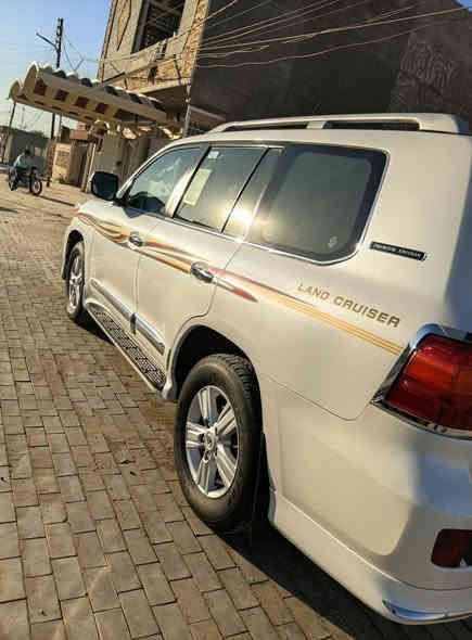 السلام عليكم لاندكروز ٢٠١٣ محرك ٨ سلندر ٤٦٠٠
بيها مكانات صغار بارد 
فول مواصفات  السياره كامله مابيها نقص برغي 🔩 
السنويه بسمي هزه  وسنويه جديده 
للبيع او مراوس 
سعر خاص 
للاستفسار  اتصل ***********
مكاني قضاء  الدور
