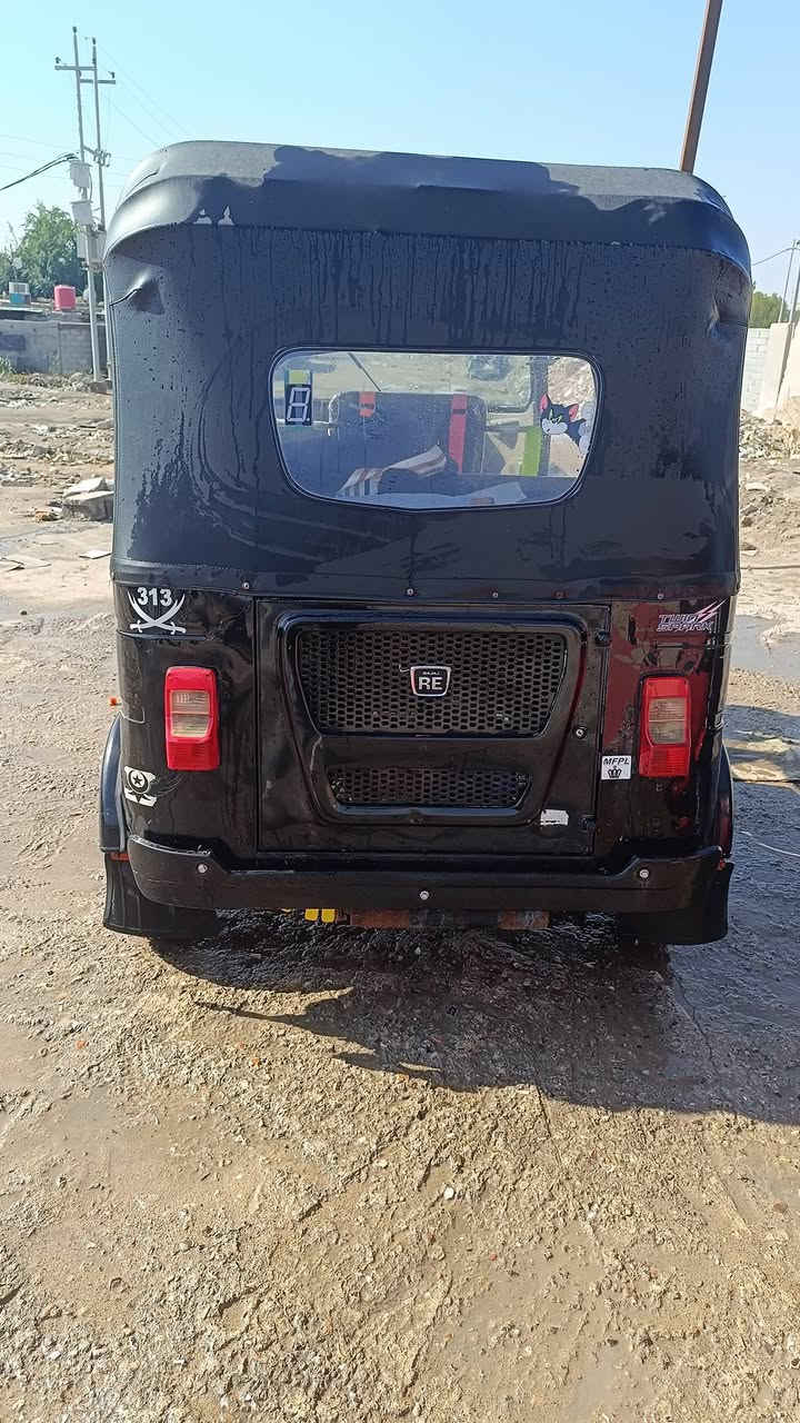 سلام عليكم تكتك باجات موديل 22 شهر 11 رقم وسنويه بصره بيها ضربه بالصفحه موضحه بالصوره والباقي كفاله سعر 7800وبيها مجال رقم مبايل ***********
